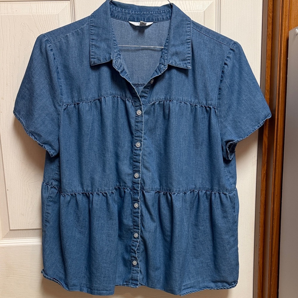 Time and Tru Blue Denim Button-Down Short Sleeve Blouse